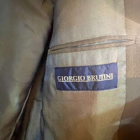 Giorgio Brutini 36R Slim Fit Suit – Tan with Iridescent Bluish-Green Lining - Picture 2 of 6